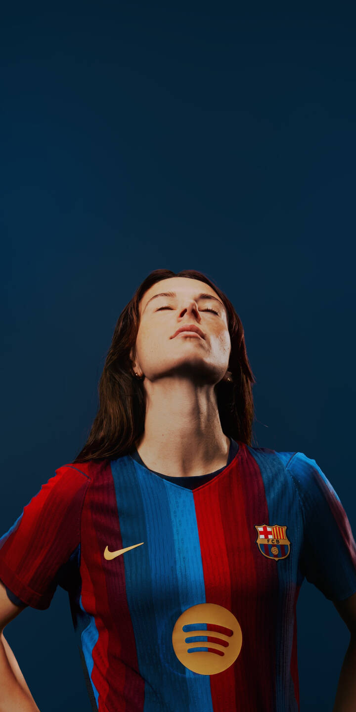 The player's serene, upward gaze in the iconic red and blue kit creates a powerful mood in this stunning 4K wallpaper for iPhone. This must-have wallpaper celebrates the spirit of FC Barcelona. | football athlete iphone soccer wallpaper barca fc barcelona mobile 4k wallpaper hd wallpaper blaugrana femenina The player's serene, upward gaze in the iconic red and blue kit creates a powerful mood in this stunning 4K wallpaper for iPhone. This must-have wallpaper celebrates the spirit of FC Barcelona.