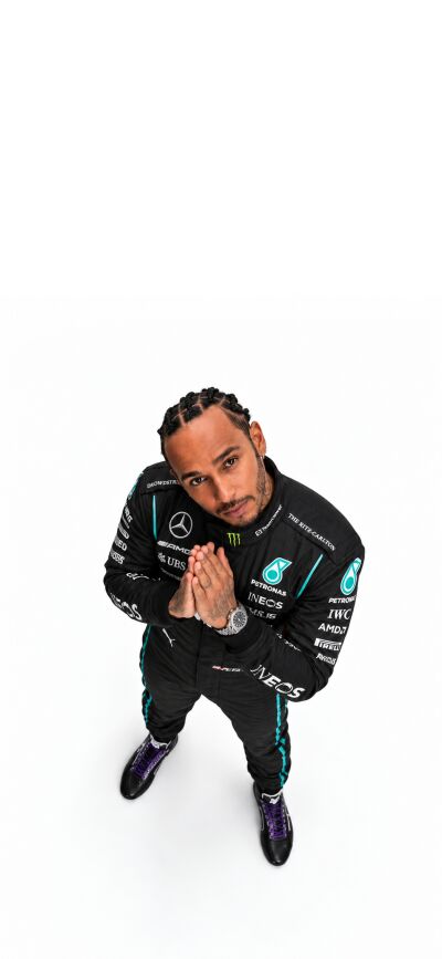 Witness Formula 1's top three drivers
GÇöMax Verstappen with a playful 'shhh' gesture, Fernando Alonso in a confident pose, and Lewis Hamilton with hands clasped
GÇökaptured in this seamless 4K matching wallpaper. Designed to span multiple iPhone screens, this exceptional F1 drivers wallpaper set beautifully showcases each legend in their iconic racing suits against a stark white background.