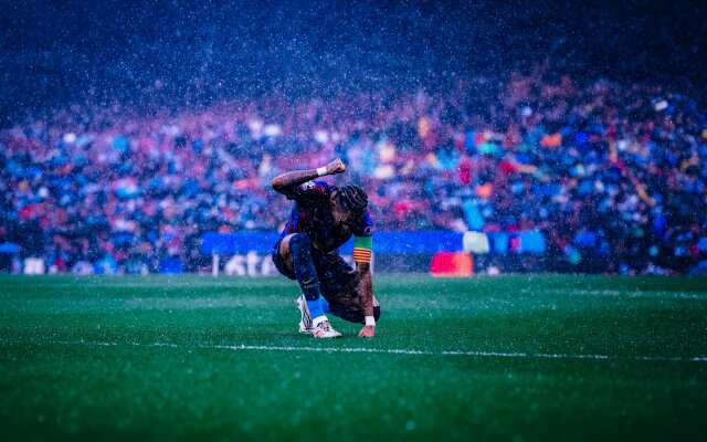 Rain streaks down dramatically around a lone football player, kneeling on the vibrant green pitch in this stunning 4K wallpaper. This dynamic, emotionally charged scene, with a blurred colorful stadium crowd in the background, makes an incredible MacBook or MacOS wallpaper, perfect for fans of epic sports moments. | football stadium rain athlete soccer wallpaper macos 4k wallpaper hd wallpaper dramatic macbook imac Rain streaks down dramatically around a lone football player, kneeling on the vibrant green pitch in this stunning 4K wallpaper. This dynamic, emotionally charged scene, with a blurred colorful stadium crowd in the background, makes an incredible MacBook or MacOS wallpaper, perfect for fans of epic sports moments.